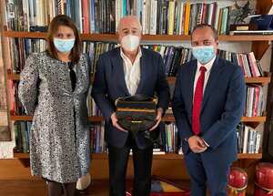 Paola Holguín y el ex presidente Andrés Pastrana