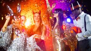 Hacer disfraces caseros tiene varias ventajas que lo convierten en una opción atractiva para muchas personas.