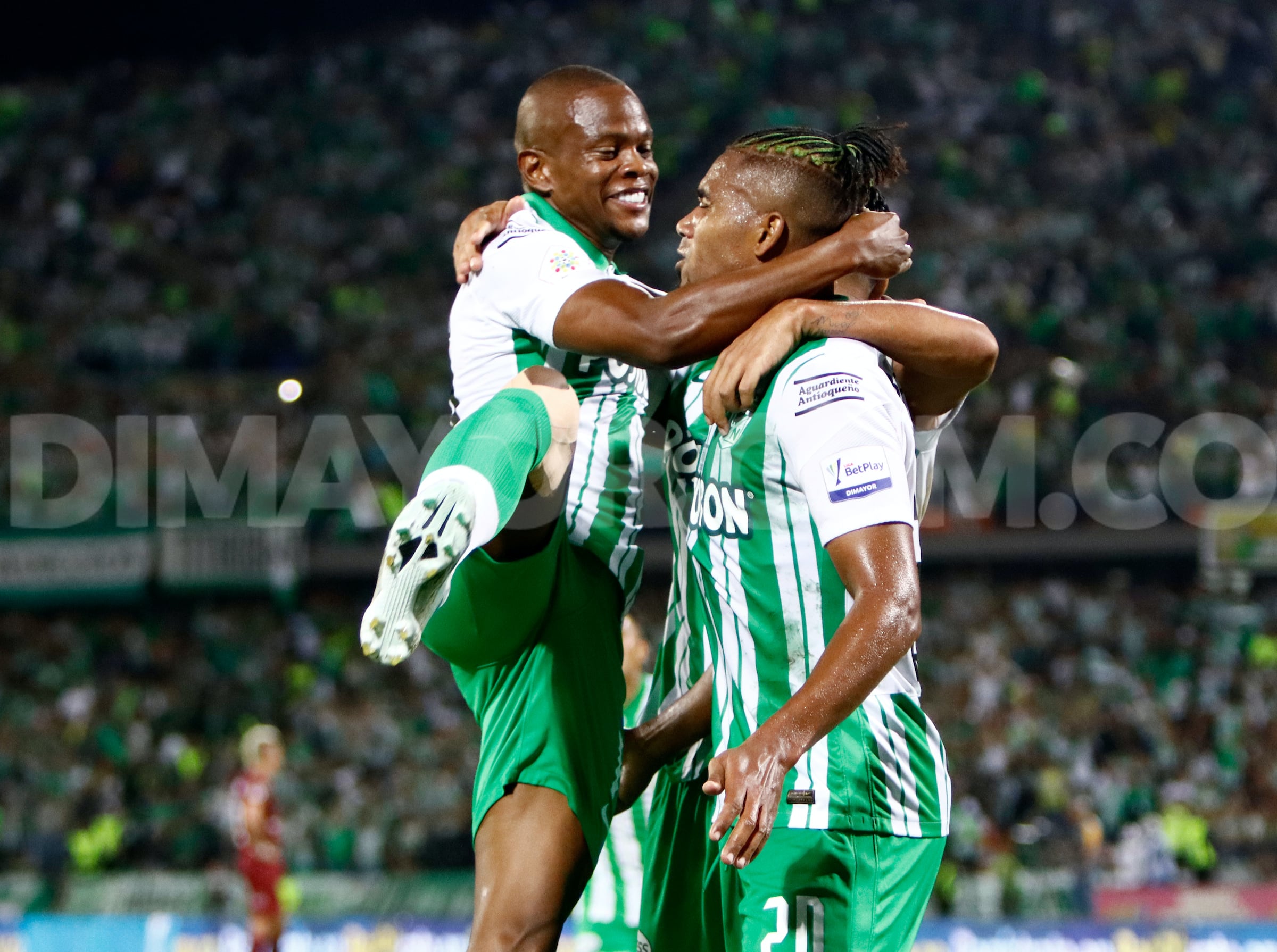 Yerson Candelo fue el autor del segundo tanto que le da la vuelta al mundo.