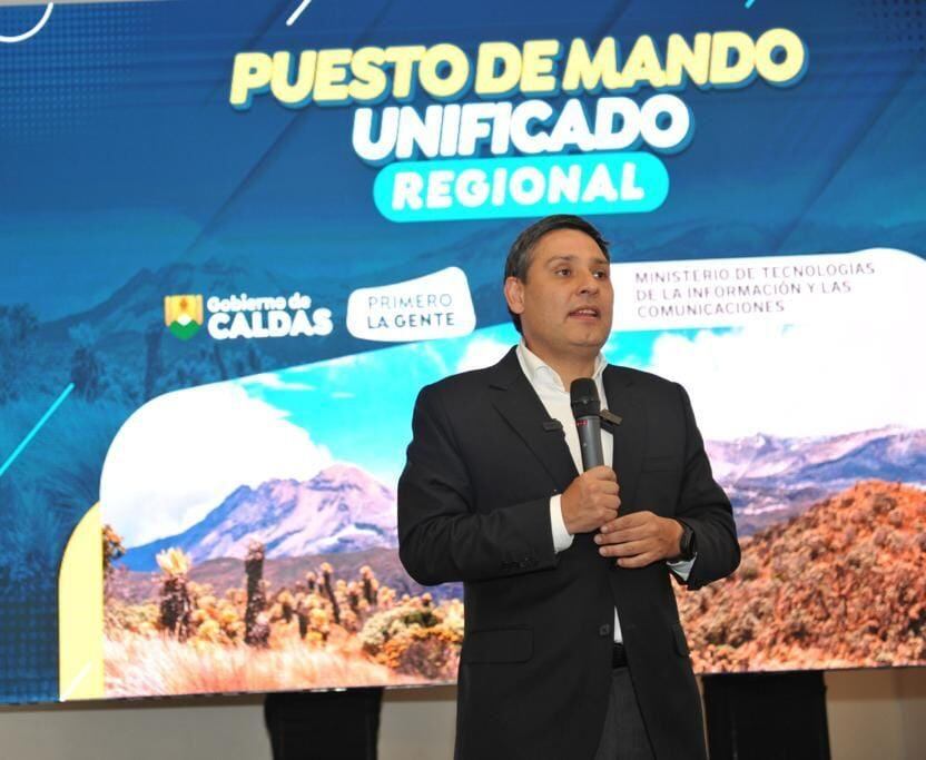 Los cuatro operadores se comprometieron con la ubicación de más antenas de comunicación