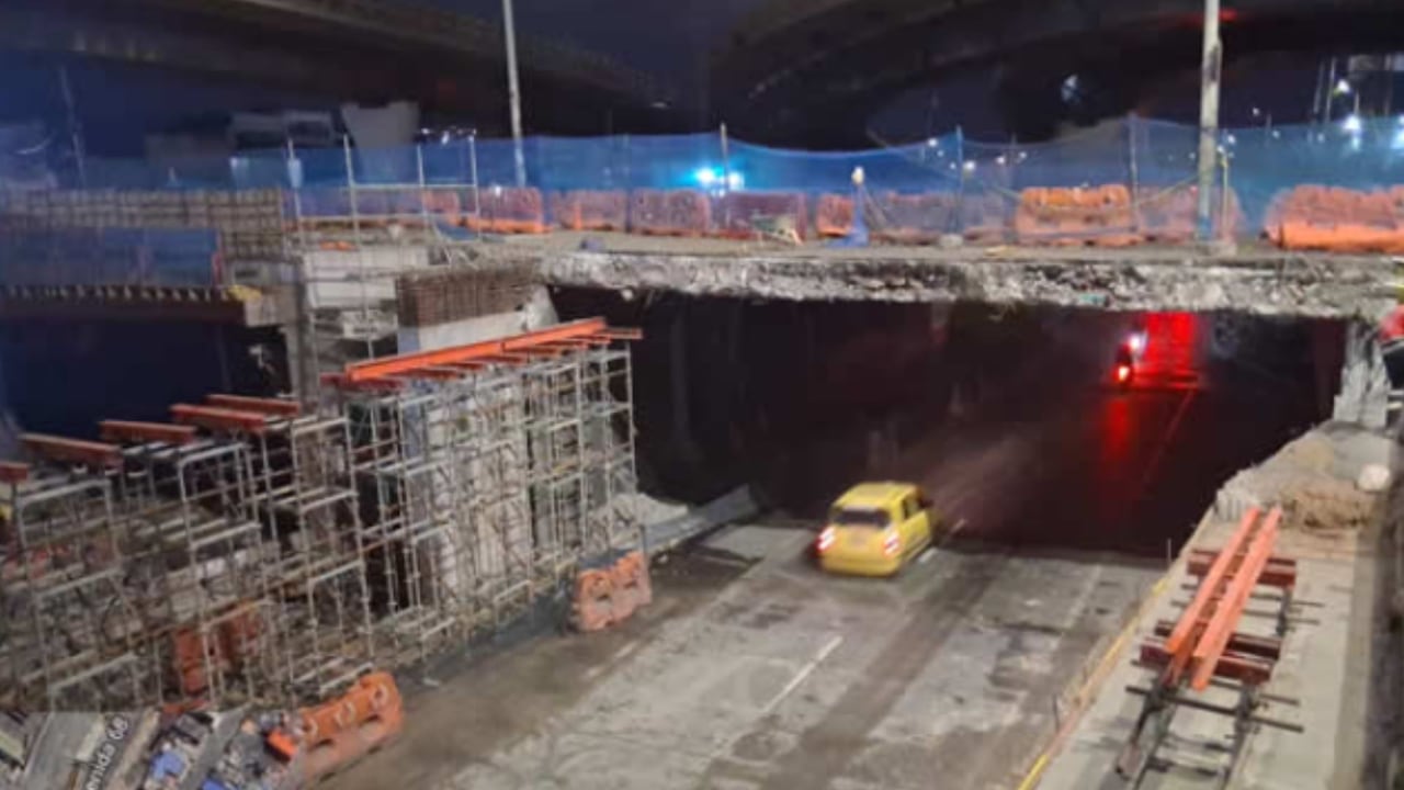 El IDU confirmó que el tractocamión impactó los andamios de la obra y no la estructura del puente en construcción.
