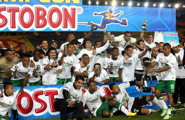 Los integrantes del equipo verde celebraron su estrella número 12. / Foto: Guillermo Torres