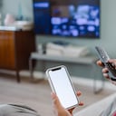 Gracias a los avances tecnológicos, cada vez más personas buscan ampliar la pantalla de su teléfono para disfrutar mejor del contenido multimedia.