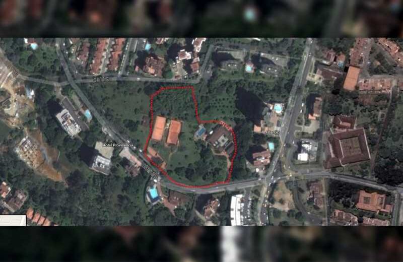 Su terreno ocupa 21.960,98 M2 (2 hectáreas)