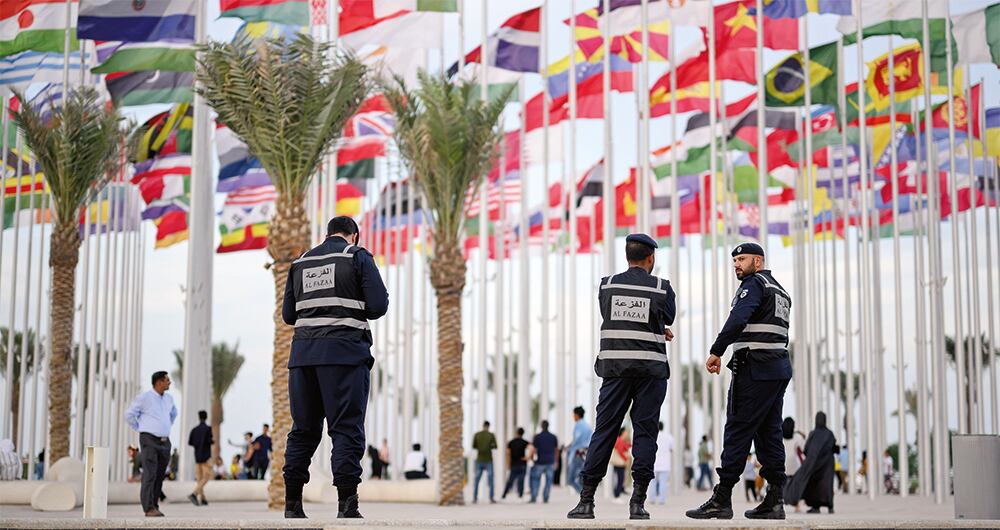  El Mundial de Catar no solo pasará a la historia por quien gane el trofeo. También por su polémica organización y por la cantidad de prohibiciones que tendrá el certamen.