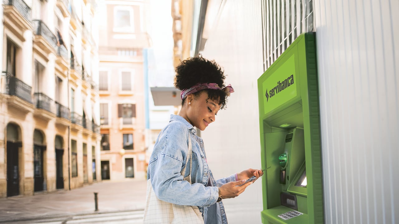 Con una red de más de 2.500 cajeros automáticos, Servibanca ha logrado cerrar brechas de acceso financiero en Colombia.