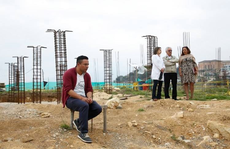 La desilusión no solo ha sido para los estudiantes, los docentes y directivos creen que están ante un elefante blanco. 