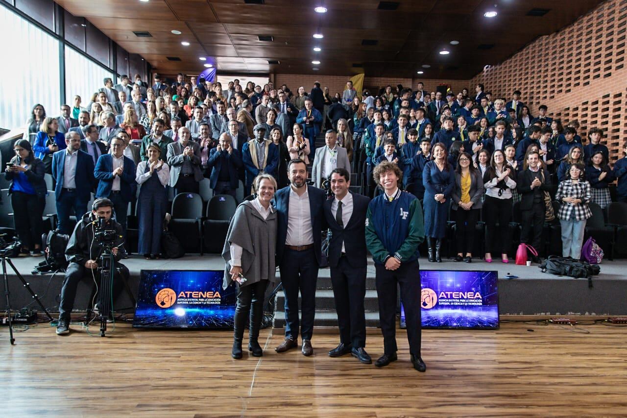 El alcalde Carlos Fernando Galán lanzó Jóvenes a la E, para dar becas de educación superior y educación para el trabajo.
