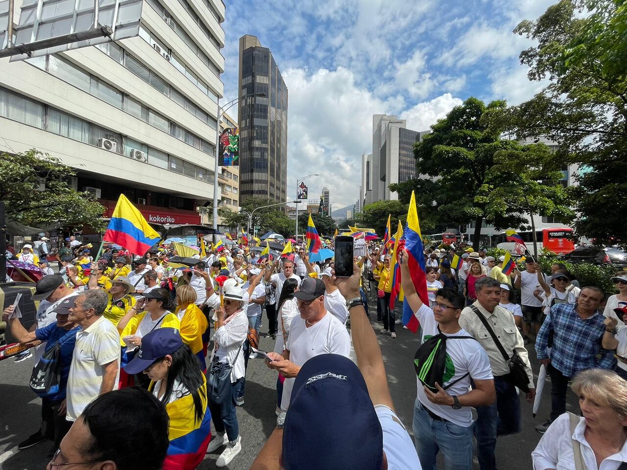 Marchas 23N En contra del Gobierno, a la calle por mi país en la ciudad de Medellín
avenida oriental