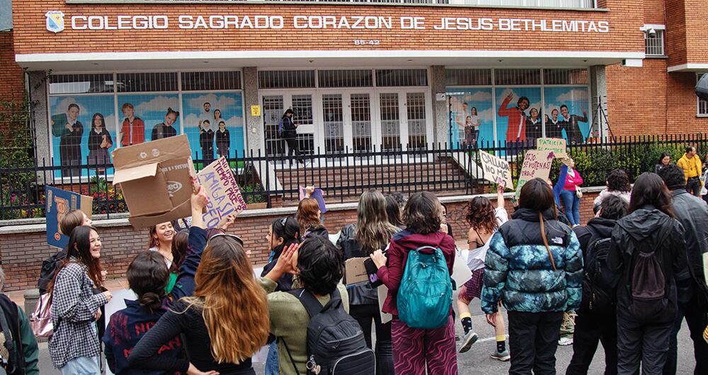   Exalumnas del colegio Bethlemitas decidieron romper el silencio que tenían atragantado desde hace años y denunciaron casos de posible acoso sexual en la institución. 