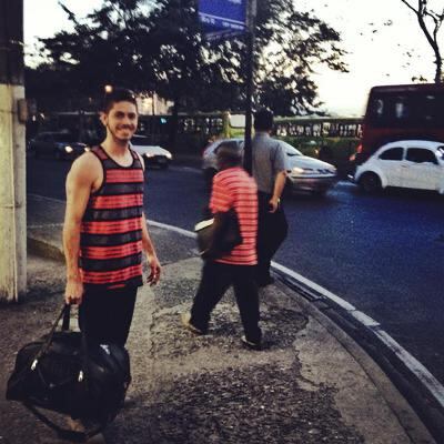 Márquez vendió en las calles de Buenos Aires varia de la mercancía que le quedó de la Tienda Femme.