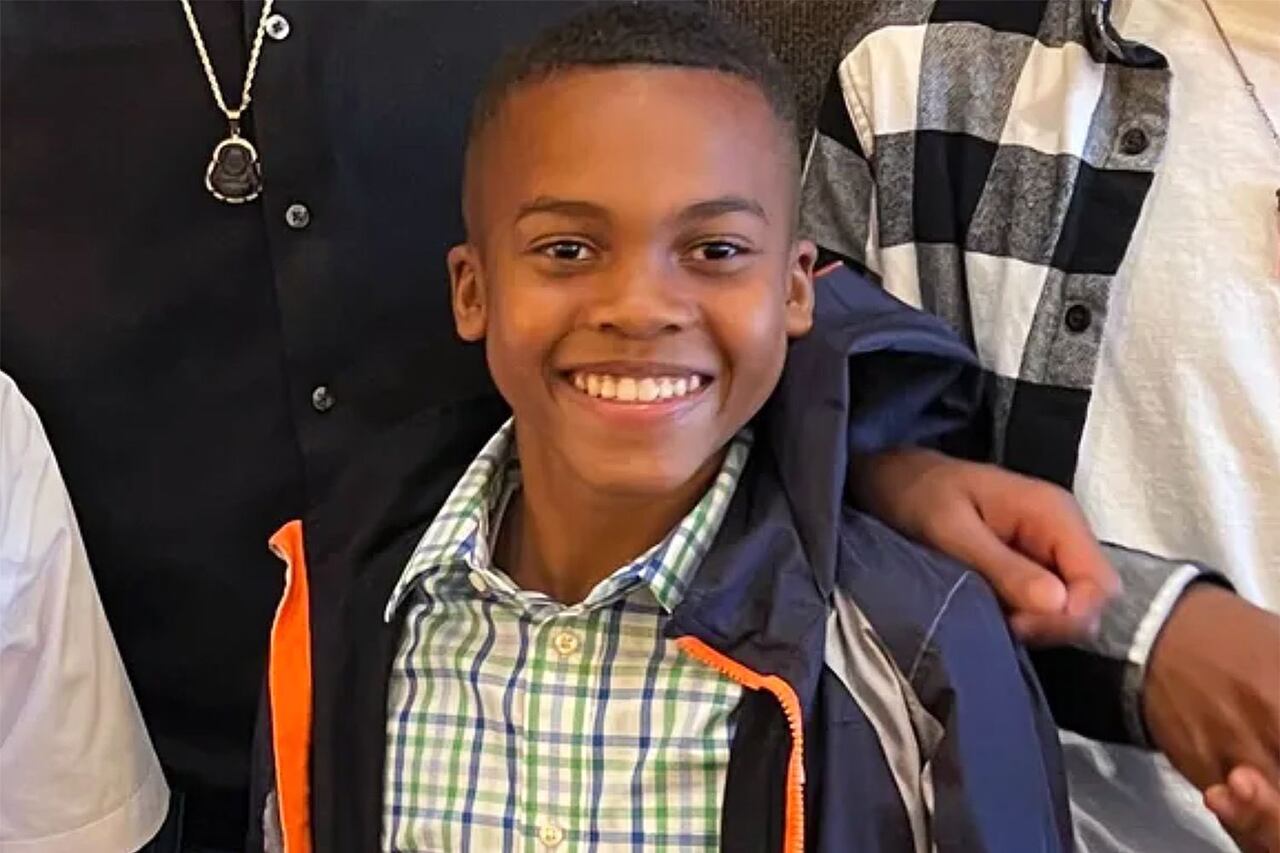 Yahshua Robinson fue obligado a trotar bajo el inclemente sol californiano.