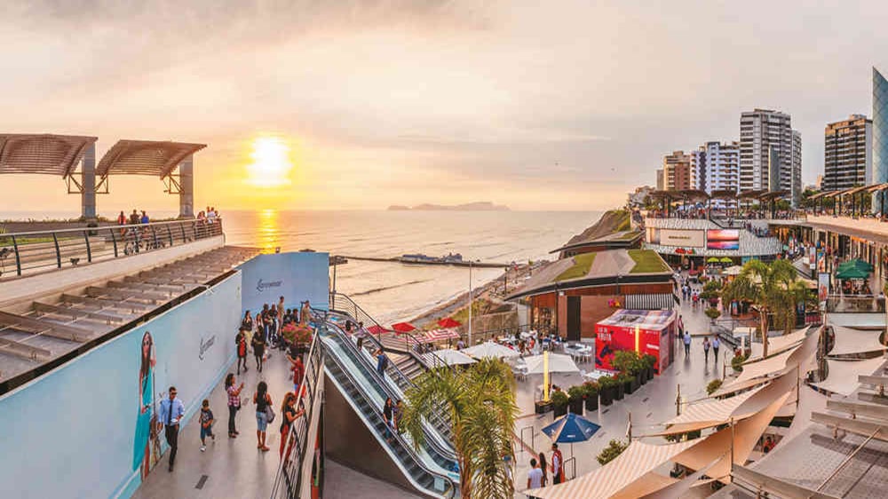 El barrio Miraflores de Lima da cuenta del crecimiento inmobiliario de la capital inca.