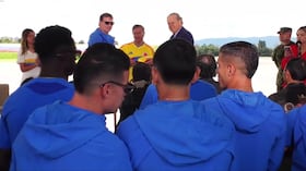 Entrega del pabellón a la Selección Colombia antes de ir al Mundial 2026.