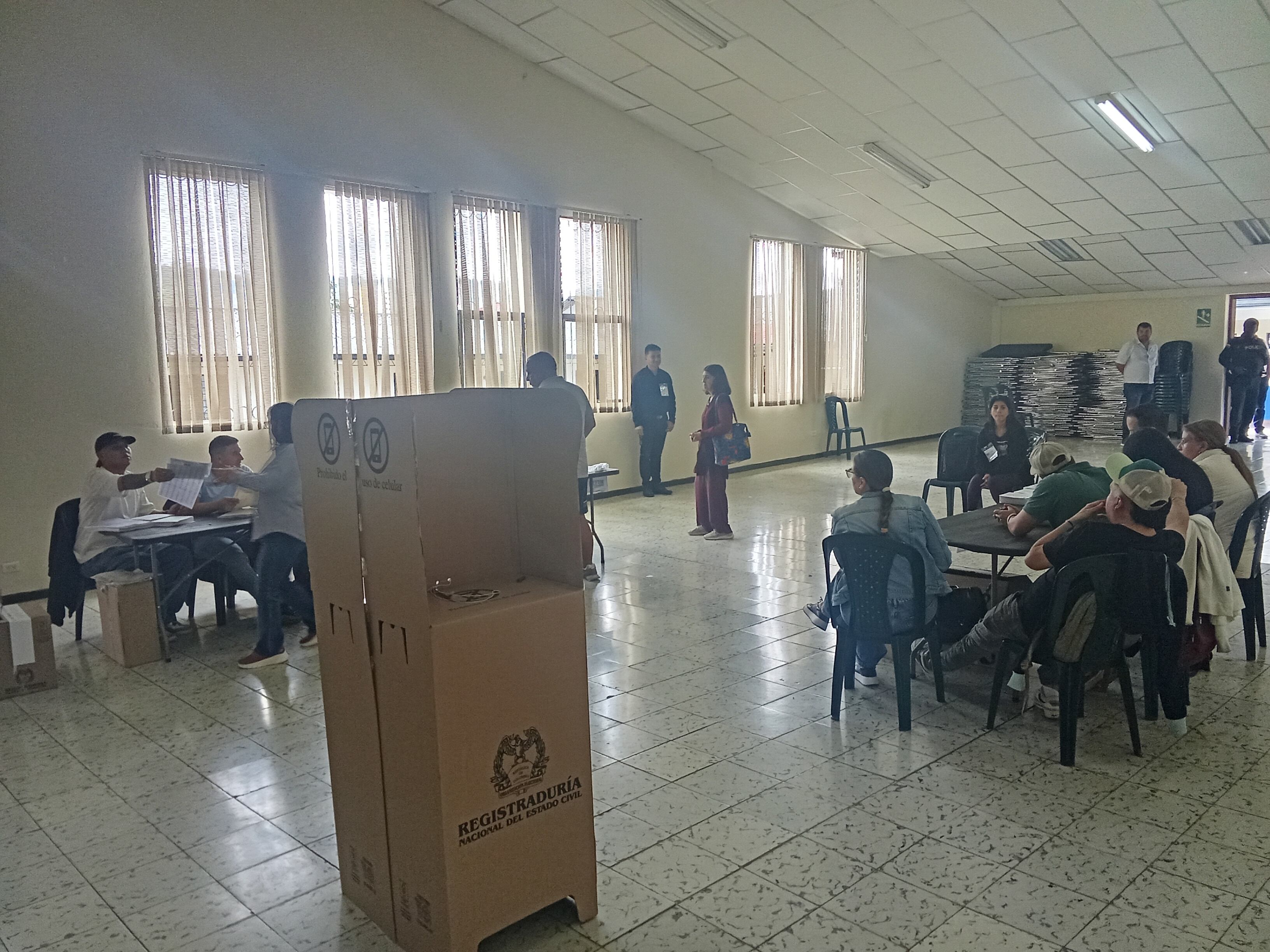 Las elecciones presidenciales de Colombia 2026 se perfilan como uno de los eventos políticos más decisivos en la historia reciente del país. Programadas para elegir al próximo presidente y al vicepresidente de la República, estas elecciones llegan en un contexto de intensos debates sobre economía, seguridad, políticas sociales y rol del Estado.