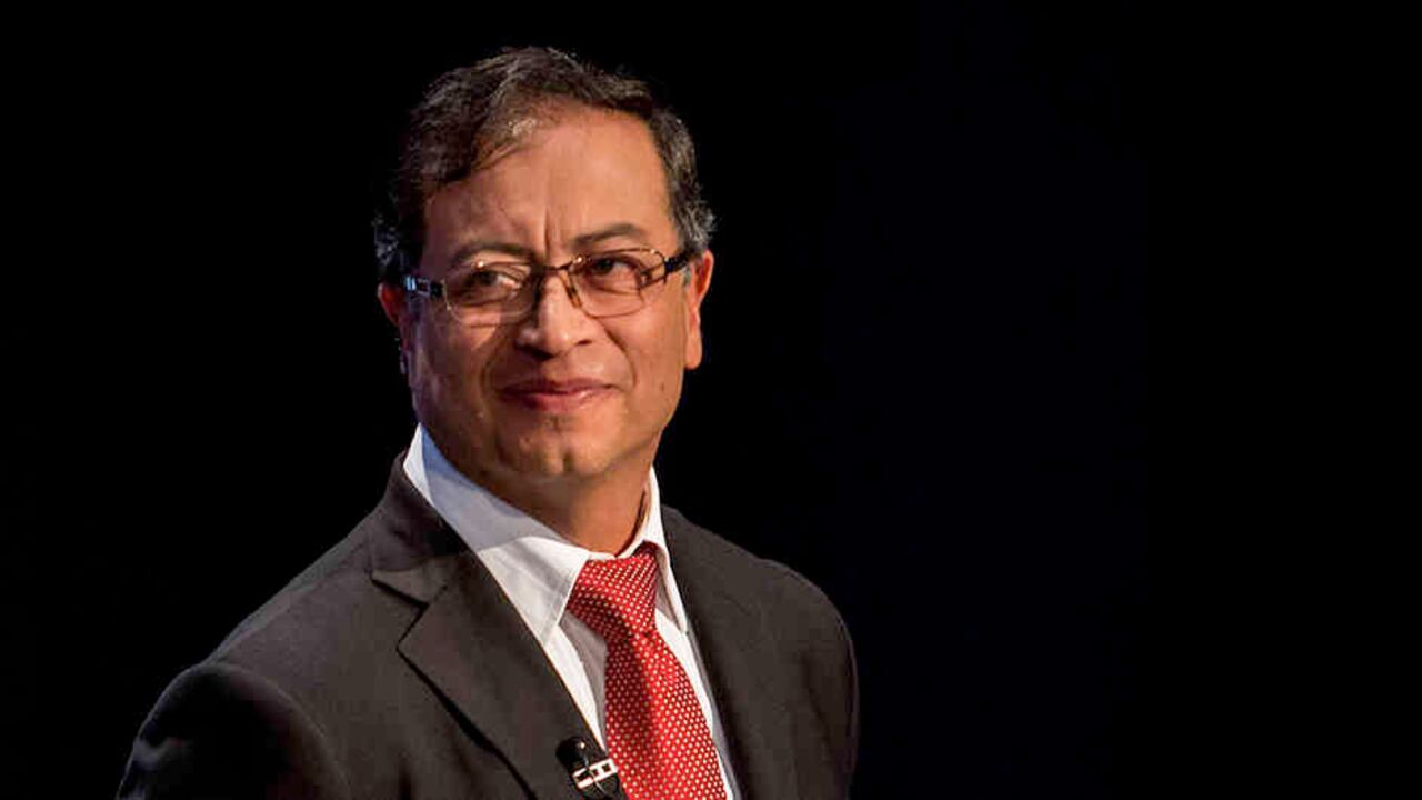 En 1997 se lanzó a la Alcaldía de Bogotá, aunque obtuvo solamente 7.084 votos.