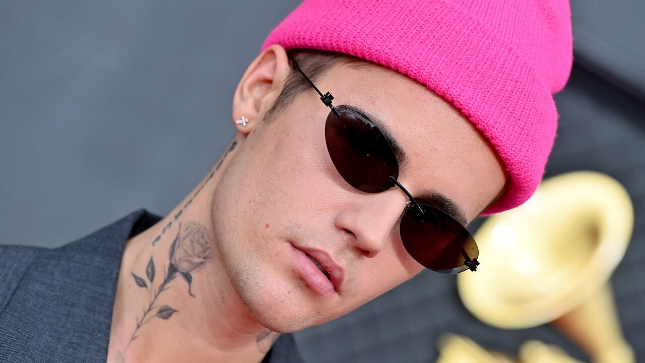 Por recomendaciones médicas el cantante canceló las dos presentaciones del 7 y 8 de junio en Toronto, al igual que el concierto en Washington DC, del día 10 de junio.