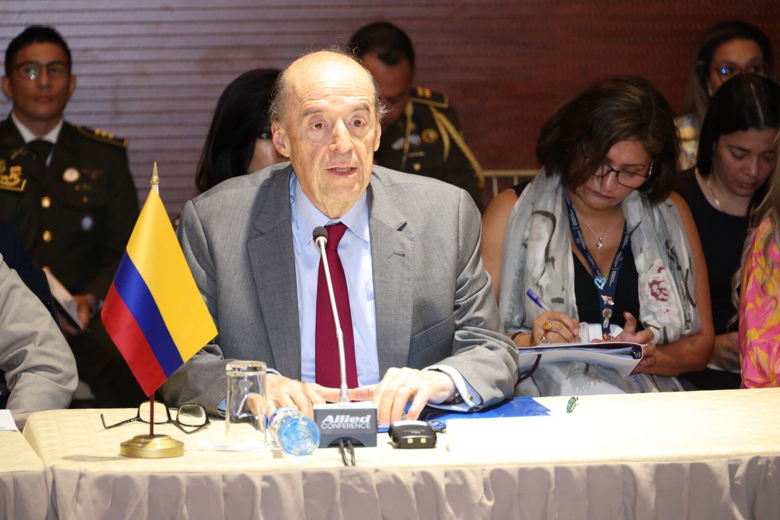 Álvaro Leyva en encuentro en Panamá.