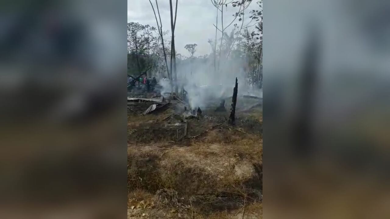 Denuncian que guardia venezolana violó territorio colombiano para quemarle ranchos a campesinos.