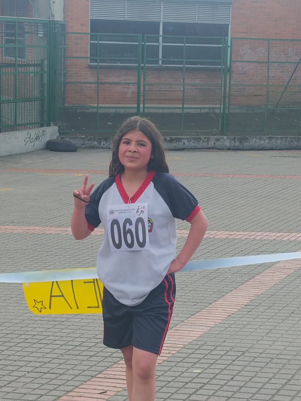 Ella es Sara Sofía Ricaurte Arango, estudiante del colegio Enrique Olaya Herrera, desaparecida el día lunes.