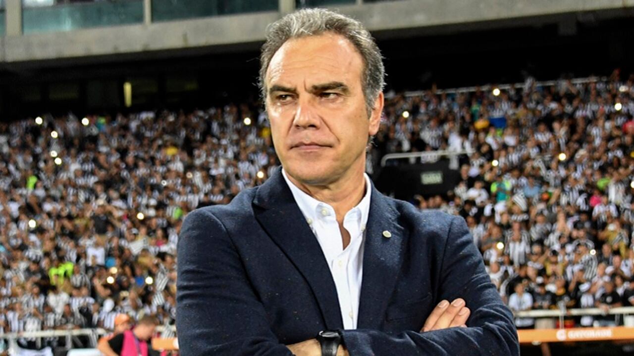 La ‘generación dorada’ de Chile, campeona de las Copas América de 2015 y 2016, no clasificó a Rusia-2018. Martín Lasarte, técnico.