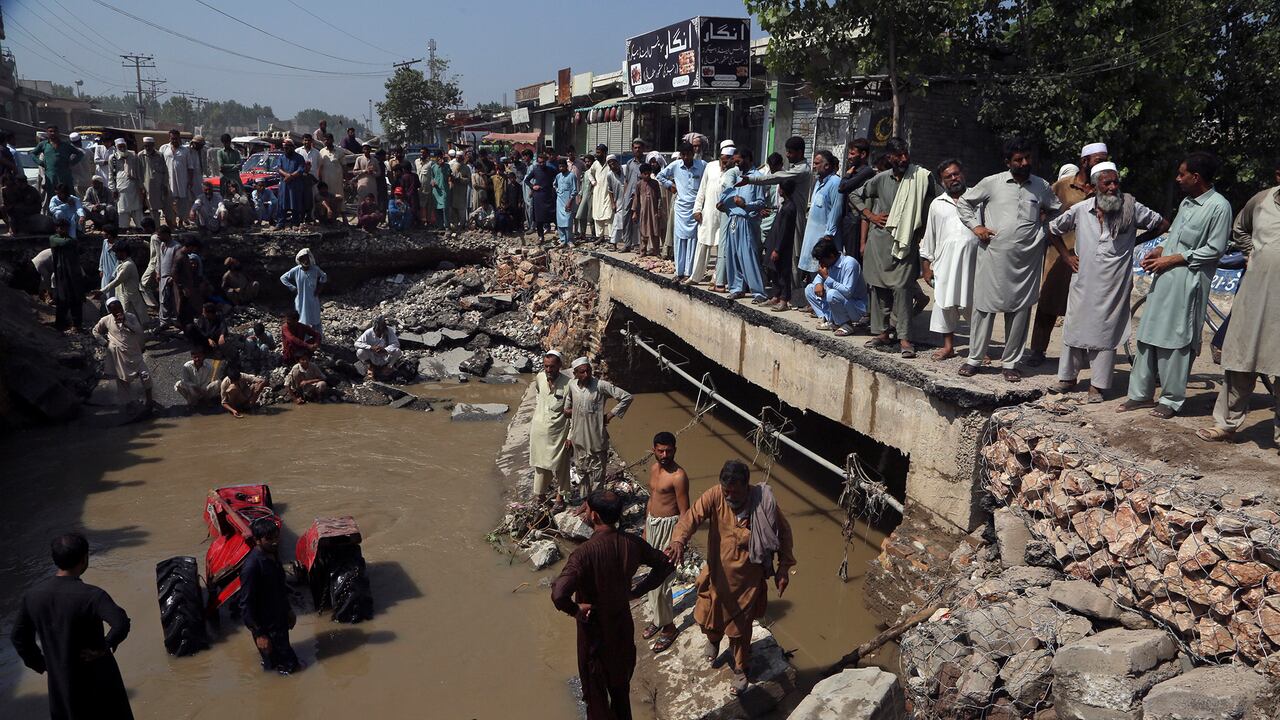 En menos de una década, han matado a decenas de miles de civiles paquistaníes y policías. Foto AP/Mohammad Sajjad