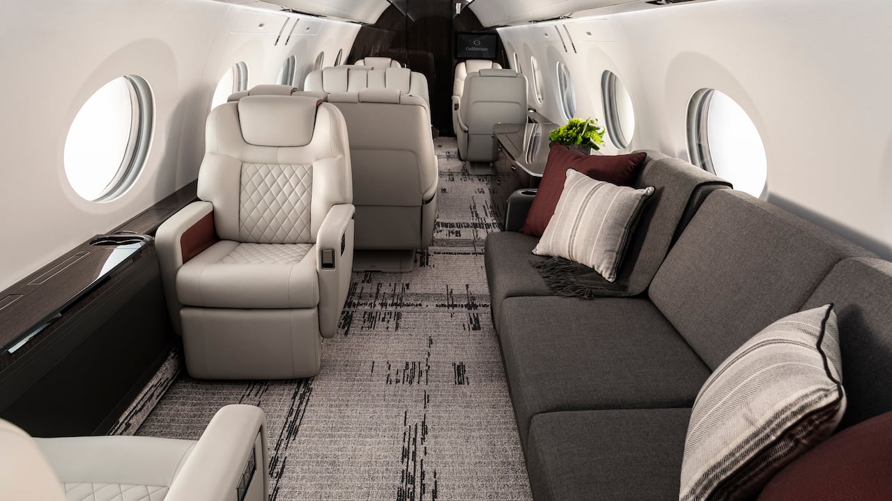 Con innumerables premios al diseño y la innovación, sus aeronaves están pensadas para crear experiencias únicas en pasajeros y tripulación.