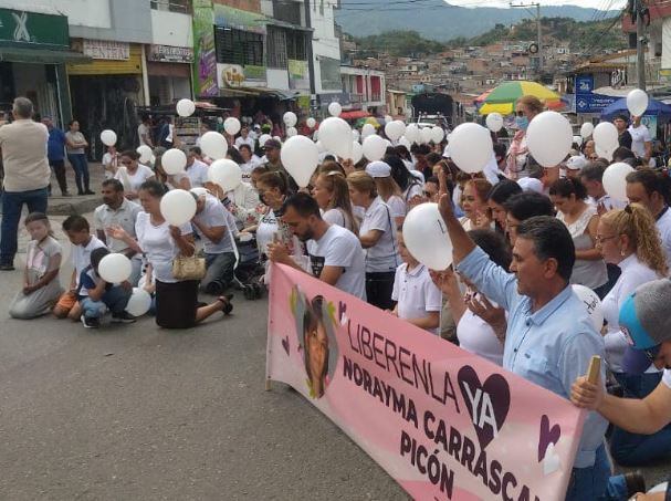 Elevan una oración por la pronta liberación.