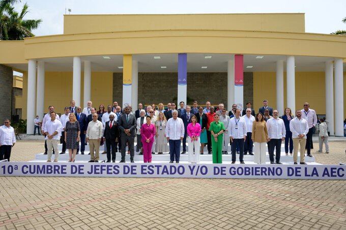 Foto oficial de la Cumbre de Jefes de Estado en la que no asistió Petro