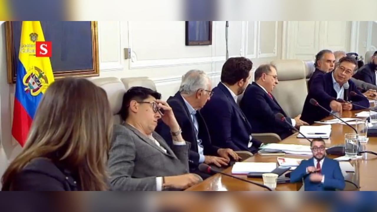 Meme del ministro de Educación, Daniel Rojas Medellín.