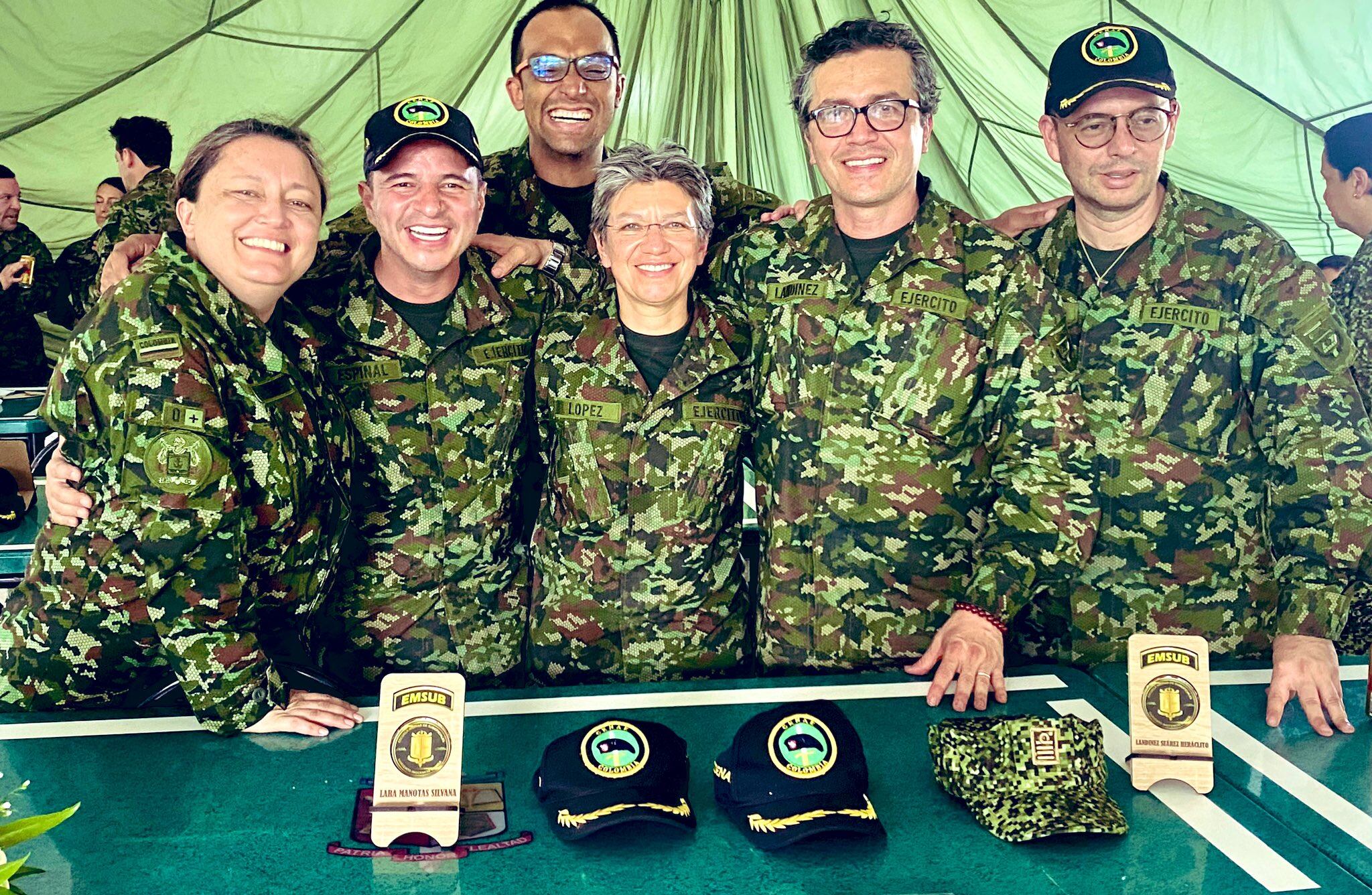 La senadora Angélica Lozano; el congresista Juan Espinal; Claudia López; Heráclito Landinez y Gabriel Becerra.