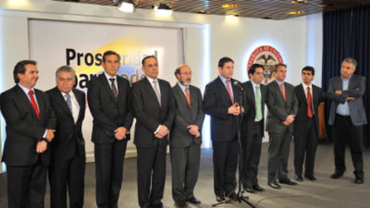 Germán Varón (representante Cambio Radical), Jesús Ignacio García (senador Partido Liberal), Juan Manuel Corzo (P. Conservador - presidente del Congreso), Efraín Cepeda (presidente del Partido Conservador), Juan Lozano (director La U), Juan Carlos Pinzón (ministro de Defensa), Simón Gaviria (presidente de la Cámara y jefe único P. Liberal), Felipe Robledo (viceministro del Interior), Alejandro Char (director Cambio Radical), Lucho Garzón (jefe Partido Verde).