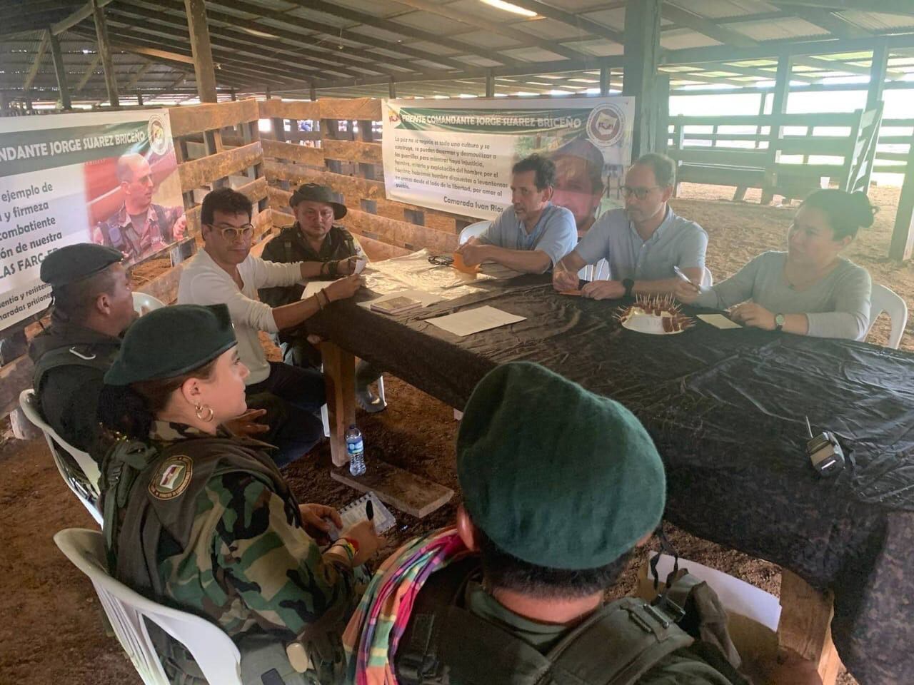 El fin de semana, el alto comisionado para la Paz, Danilo Rueda, y otros funcionarios del Gobierno Nacional se reunió en Caquetá con varios voceros de las disidencias de las Farc.