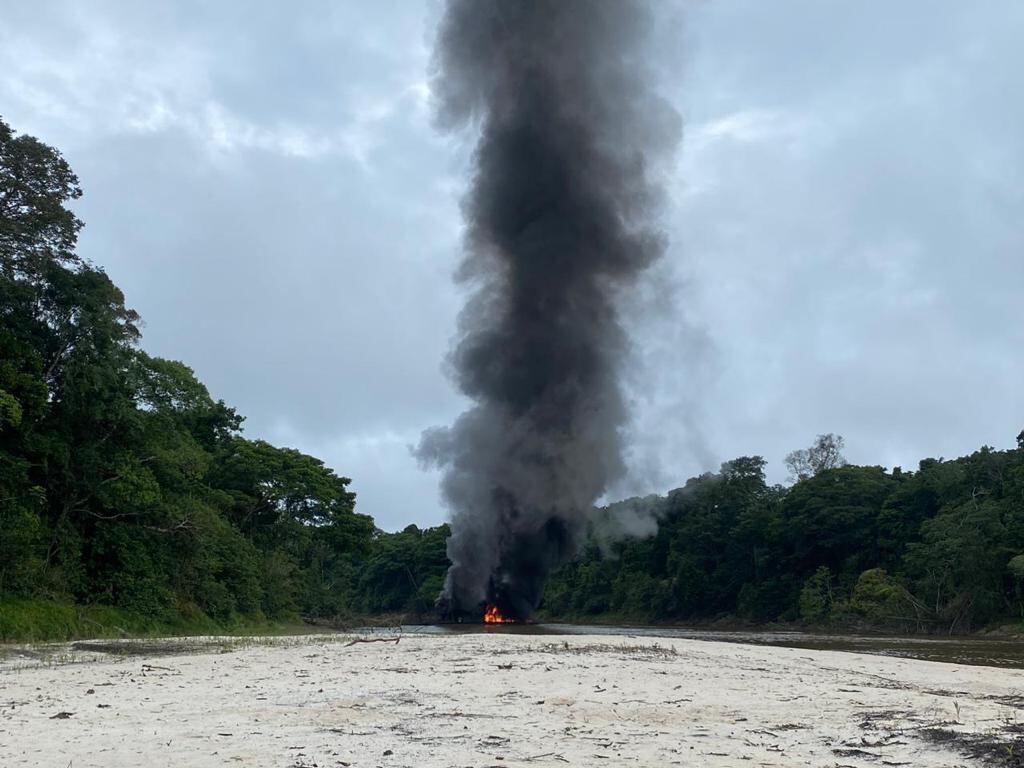 Imagen de una operación conjunta entre Colombia y Brasil contra el oro ilegal.