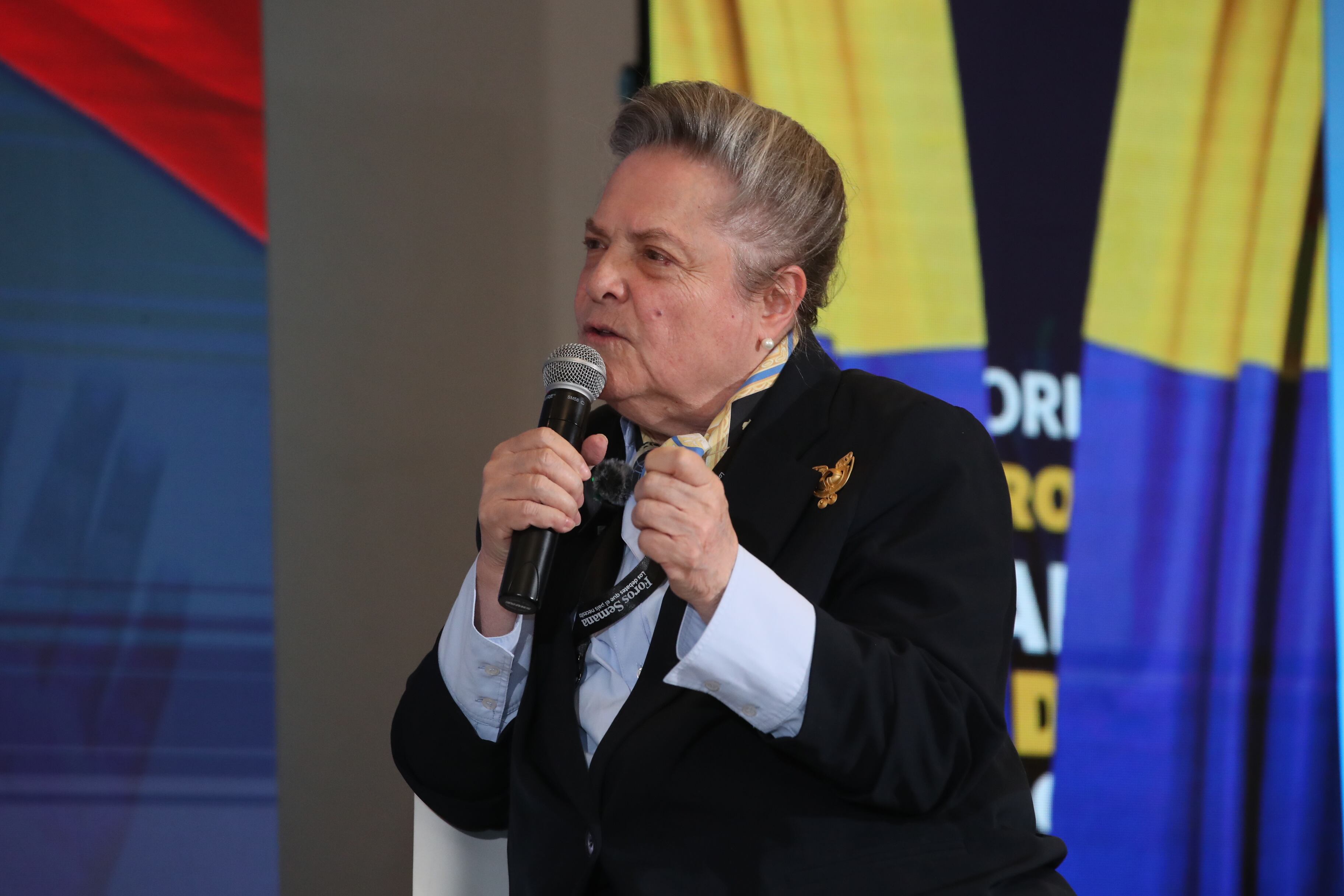 Foro Paz Electoral
Viernes, 31 de octubre de 2025 

Por unas elecciones libres, seguras y transparentes en las regiones
Objetivo: 
●	Alejandra Barrios
Directora nacional de la Misión de Observación Electoral (MOE)
●	Rafaela Cortés Zambrano
Gobernadora del Meta
●	Adriana Magali Matiz
Gobernadora del Tolima
●	Clara López Obregón
Senadora de la República

Modera: Carlos Enrique Rodríguez
Subdirector general de SEMANA