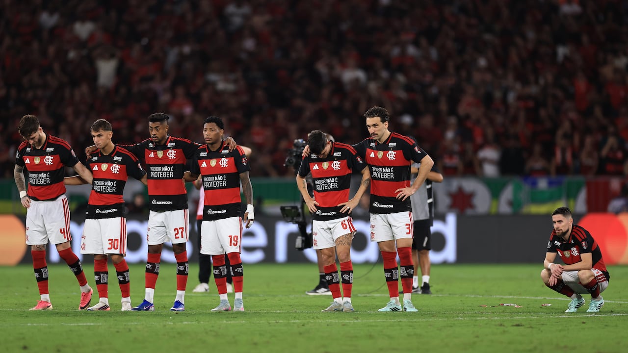 Jugadores de Flamengo en los penaltis de las semifinales.
