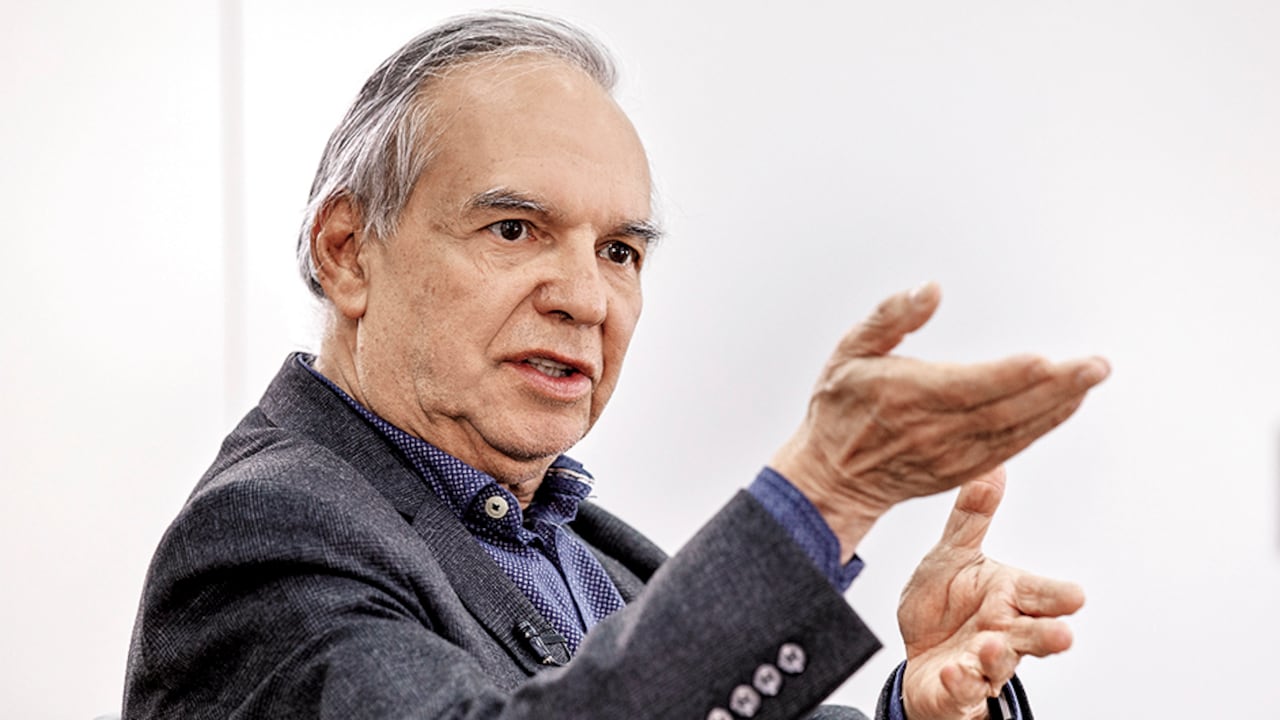 El ministro señaló que trabajan además la creación de una moneda digital