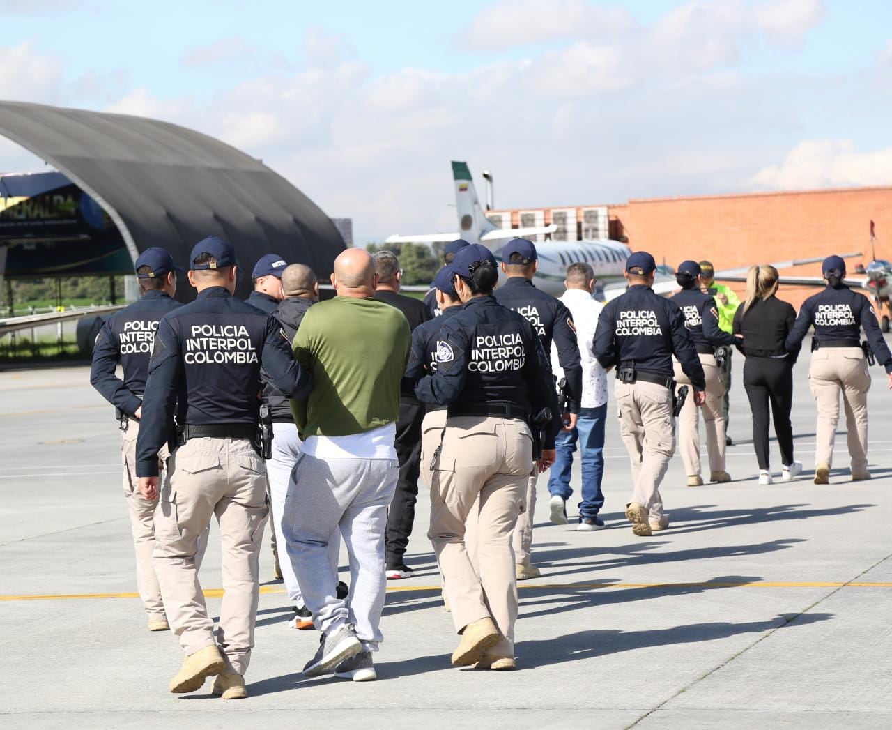 La Policía e Interpol Colombia cumplieron con el compromiso de cooperación judicial. Se hicieron efectivas las extradiciones de peligrosos delincuentes a los Estados Unidos.