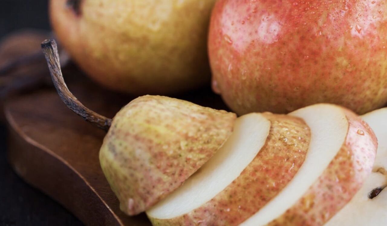 La pera ayuda a regular el azúcar en la sangre.