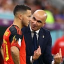 Soccer Football - FIFA World Cup Qatar 2022 - Group F - Croatia v Belgium - Ahmad Bin Ali Stadium, Al Rayyan, Qatar - December 1, 2022 Belgium coach Roberto Martinez gives instructions to Eden Hazard before he comes on as a substitute REUTERS/Bernadett Szabo