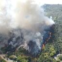 Las llamas se han extendido rápidamente por la vía Floridablanca - Piedecuesta, Santander.