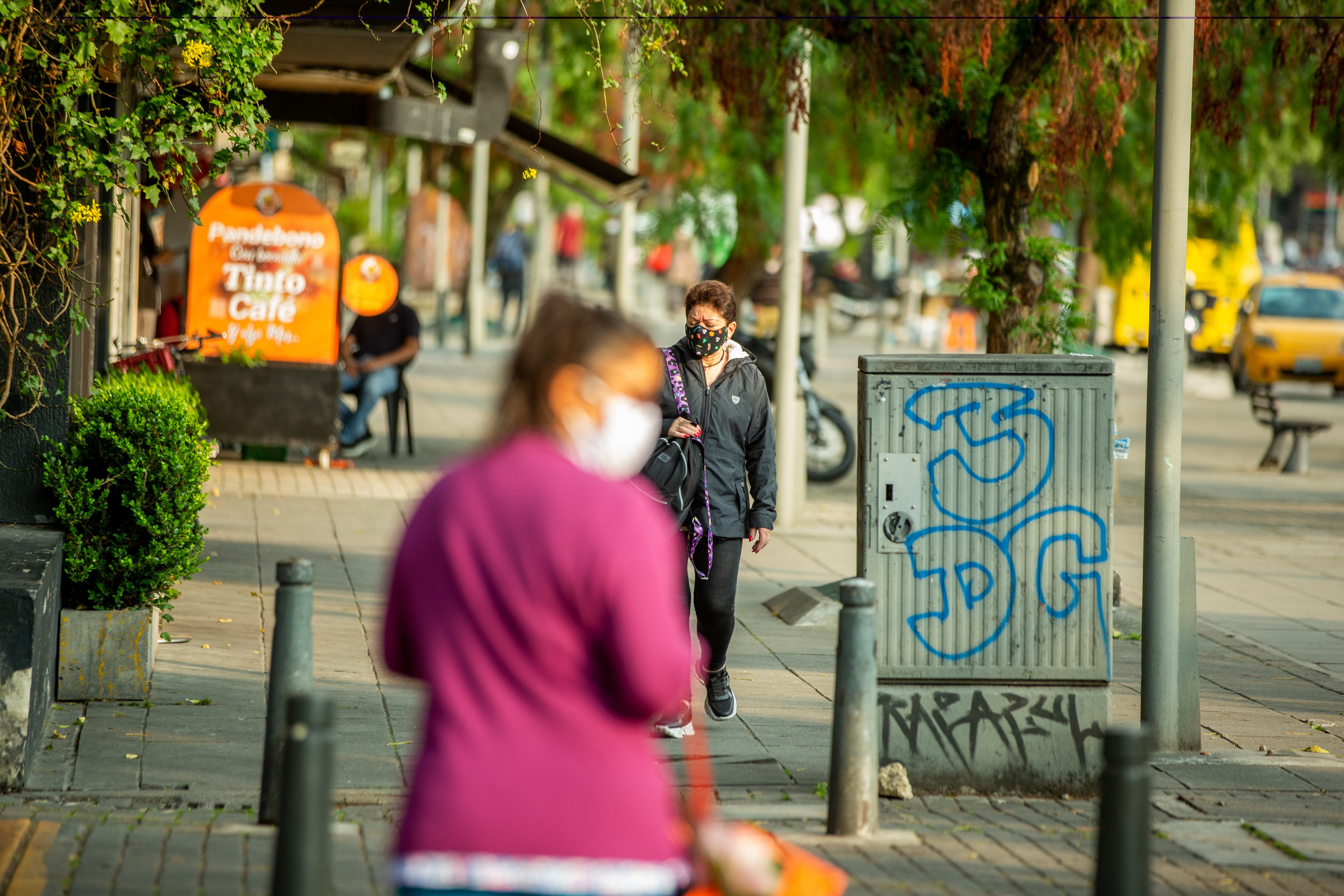 Durante la pandemia, los gobernantes tuvieron que tomar medidas estrictas como el confinamiento, el uso de elementos de protección y garantizar la vacunación en sus poblaciones.