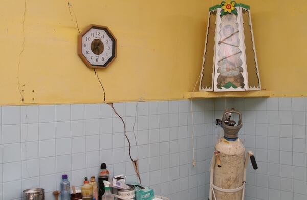 Uno de los lugares más afectados es el hospital La Milagrosa. Hay varios cuartos clausurados y además tienen equipos dañados y poco personal Foto: Pablo Andrés Monsalve