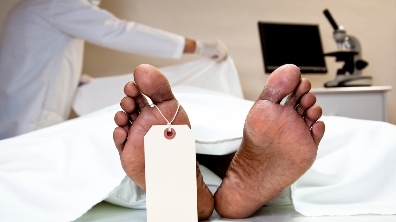 El desagradable hecho generó que el hombre se tomara un descanso mientras las autoridades esclarecen lo sucedido.