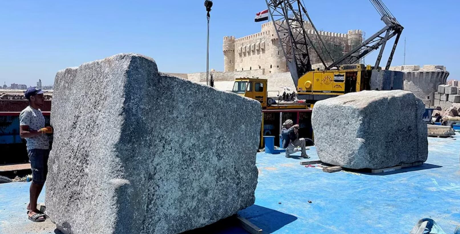 En el sector oriental del Mar Mediterráneo, expertos encontraron bloques de hasta 80 toneladas del histórico faro.