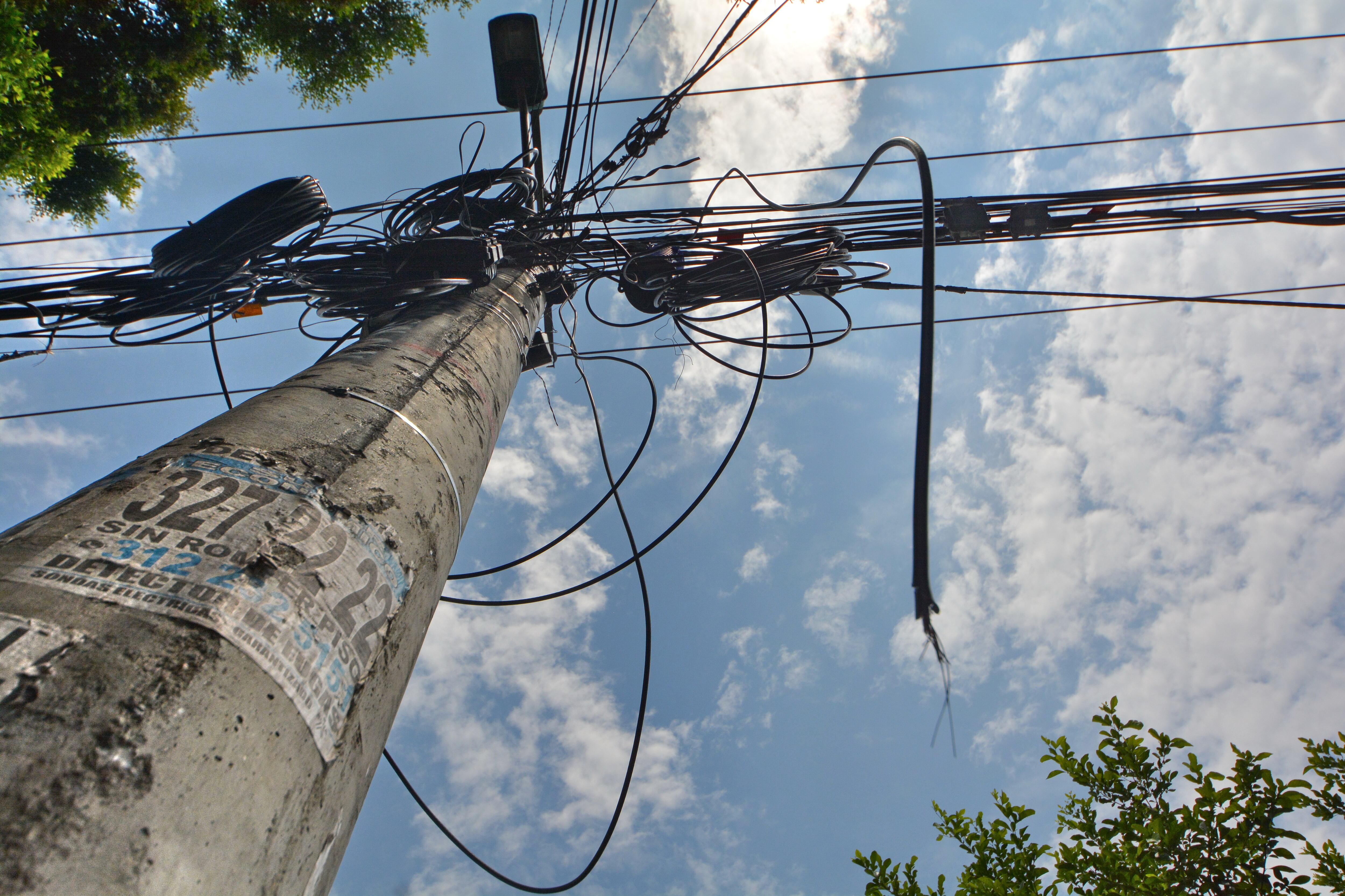 El constante robo de cable para obtener cobre se ha vuelto en un problema crítico en Cali. Emcali anunció que realizará operativos en sitios como chatarrerías donde se presume estarían comprando elementos robados de las telecomunicaciones