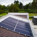 Para calcular el número de paneles que se necesitan, se consideran factores como el consumo de energía, la dimensión del lugar donde se colocarán.