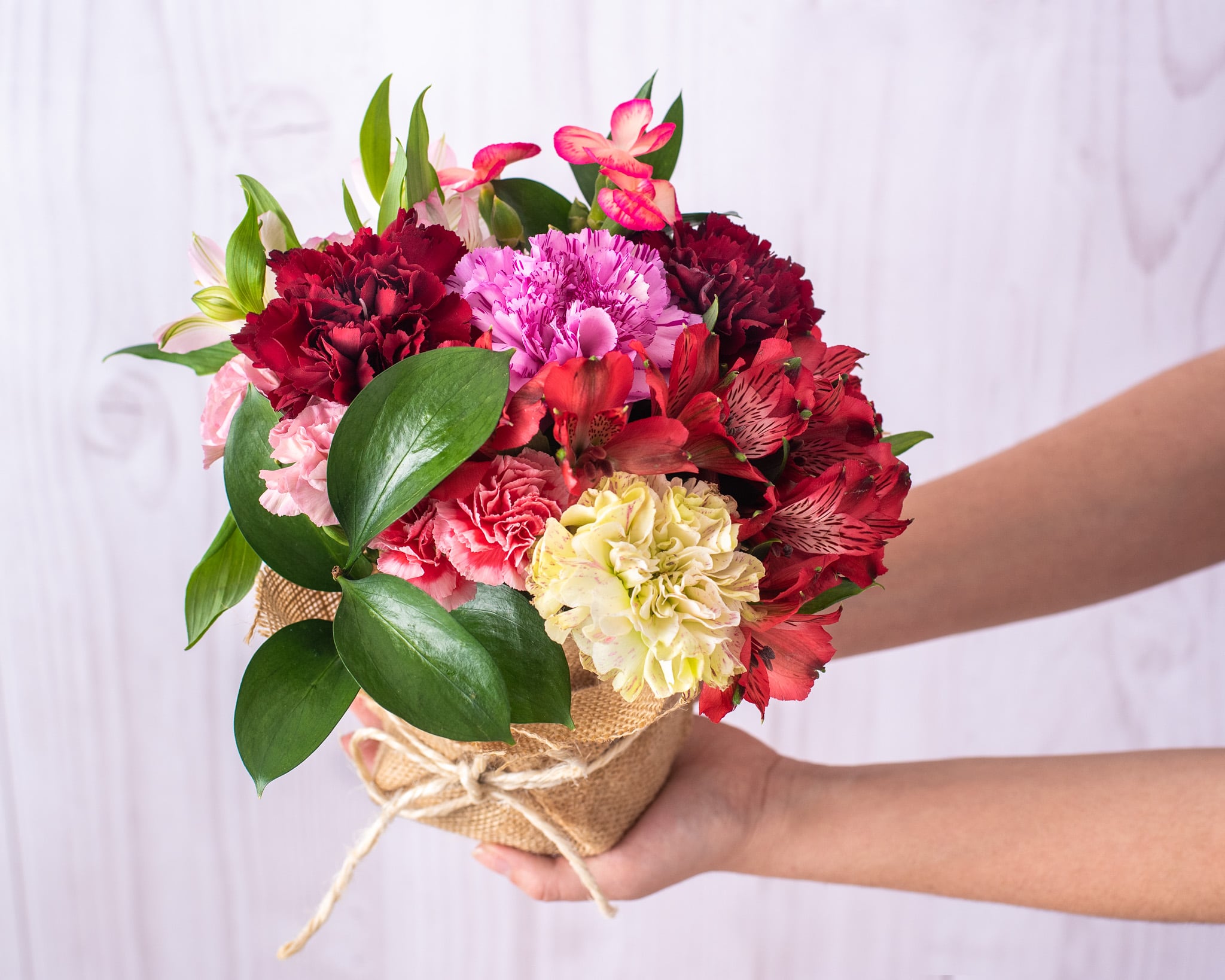 Colombia exporta cerca de 650 millones de tallos de flores cada año, el 15% de a producción anual se exporta para San Valentín.