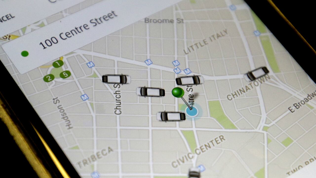 Así como el uso de Uber ha ido en crecimiento, el uso de los taxis se ha desincentivado. Mientras el 52% de los viajeros usaron el servicio el año anterior, durante el primer trimestre de este año el porcentaje se redujo al 35%.