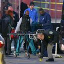 Oficina del Sheriff de la parroquia de Jefferson y Oficina de Alcohol, Tabaco, Armas de Fuego y Explosivos: Los investigadores de la ATF observan la evidencia en la escena de un tiroteo con múltiples víctimas mortales en el Jefferson Gun Outlet en Metairie, Luisiana. Una persona entró en una tienda de armas y un campo de tiro en un suburbio de Nueva Orleans y mató a tiros a dos personas el sábado, lo que provocó que los clientes y el personal abrieran fuego contra el tirador, dijo un alguacil. El tirador también murió. (AP Photo / Matthew Hinton)